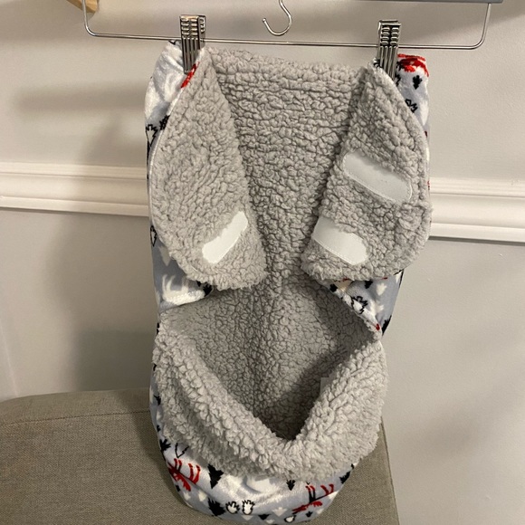 GENTLY USED SHERPA LINED BABY SWADDLE - Picture 6 of 9